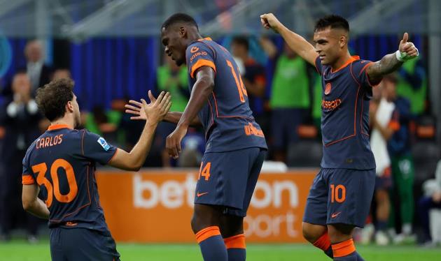 Inter giành chiến thắng nhọc nhằn.