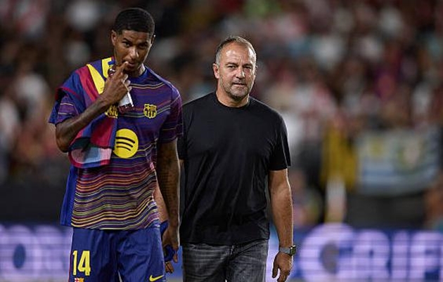 Hansi Flick đang giúp Marcus Rashford rèn tính cách.