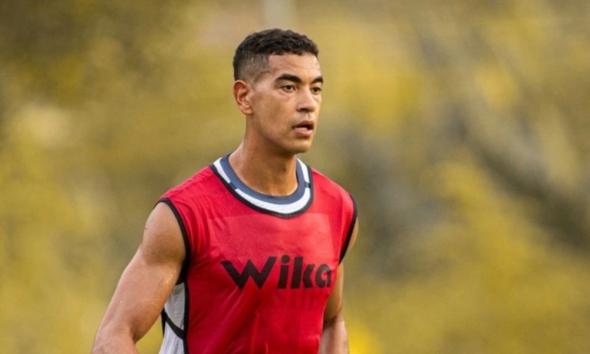 Ảnh bài viết HLV Kim Sang-sik xây mới hàng thủ với Việt kiều và ngoại binh nhập tịch