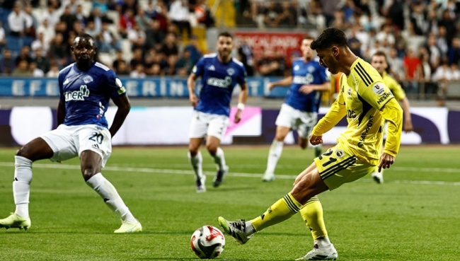 Asensio ghi bàn cho Fenerbahce.