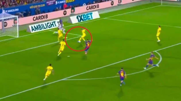 Bóng khẽ chạm chân cầu thủ Getafe nên Rashford mất kiến tạo.