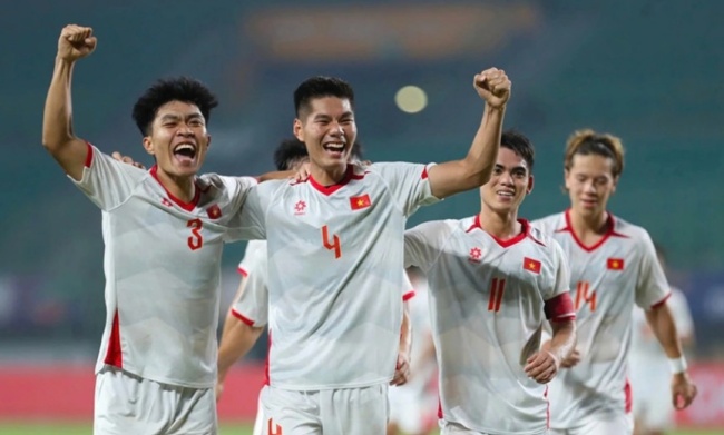 Ảnh bài viết U23 Việt Nam thời HLV Kim Sang-sik: Phòng ngự vững chắc; Những 'cú đấm' lợi hại