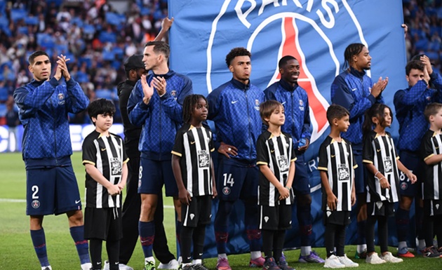 PSG đấu Marseille trong bối cảnh Paris tổ chức sự kiện trao giải Quả bóng vàng