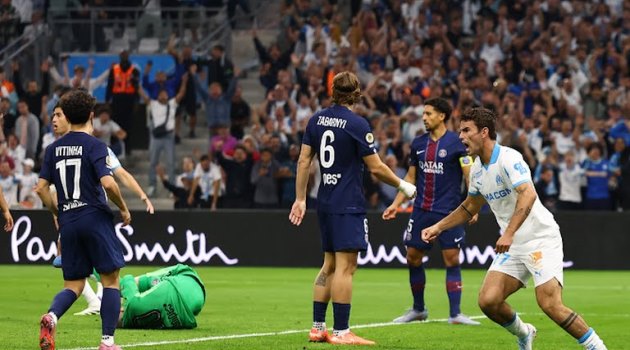 Aguerd sớm ghi bàn mở tỷ số cho Marseille.
