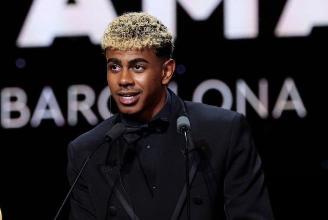 Yamal lỡ hẹn với Quả bóng vàng.