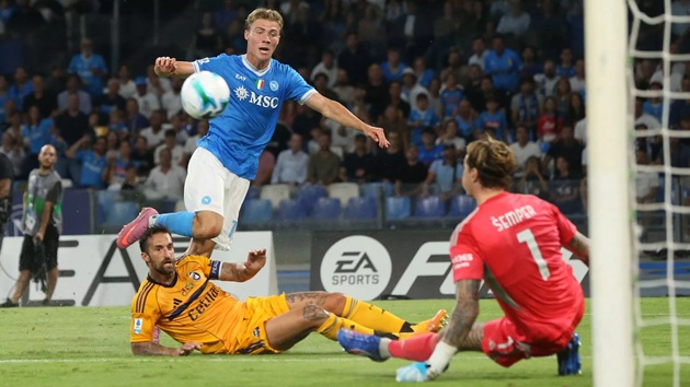 Anh có 1 pha dứt điểm bị cản phá.