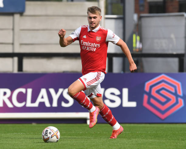 Cựu tiền đạo Arsenal, Billy Vigar vừa gặp phải chấn thương nghiêm trọng.