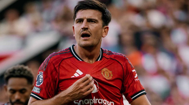 Maguire vẫn bền bỉ ở Man United.