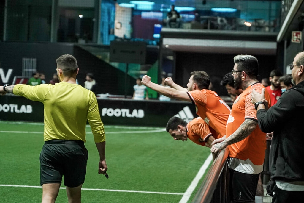 Dù có chút khác biệt, bóng đá 5 người, futsal hay bóng đá trẻ em đều đem đến niềm vui cho cả người tham gia lẫn khán giả.