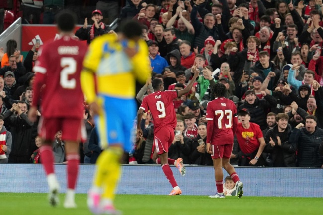 Ảnh bài viết Isak - Ekitike nổ súng, Liverpool đánh bại Southampton ở Carabao Cup