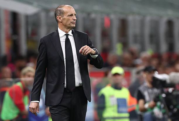 Allegri vắng mặt vì án treo giò.