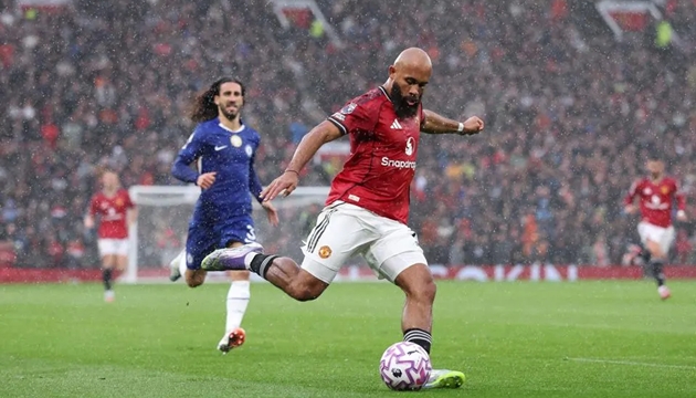 Bryan Mbeumo hòa nhập nhanh chóng với cuộc sống ở Old Trafford.