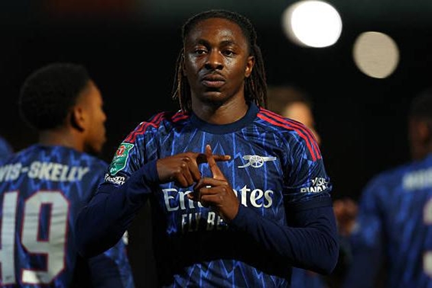 Eberechi Eze ghi bàn thắng đầu tiên cho Arsenal.