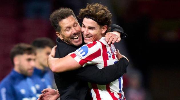 HLV Simeone hết lời khen ngợi Alvarez.