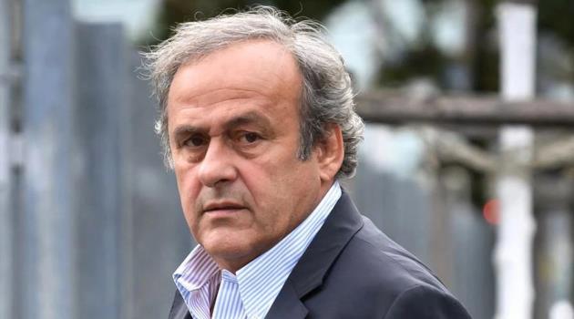  CĐV Juventus ủng hộ huyền thoại Michel Platini làm chủ tịch CLB.