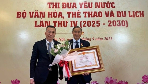 Ảnh bài viết HLV Mai Đức Chung nhận danh hiệu Anh hùng Lao động