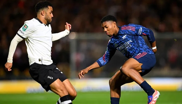 Ảnh bài viết Myles Lewis-Skelly: 'Viên ngọc' của Arsenal làm lu mờ Eze, Trossard