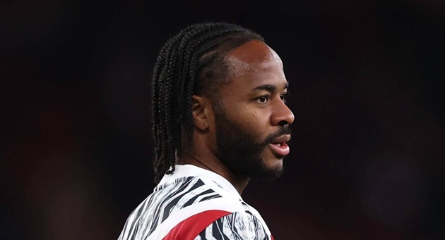 Sterling chỉ muốn ở lại London