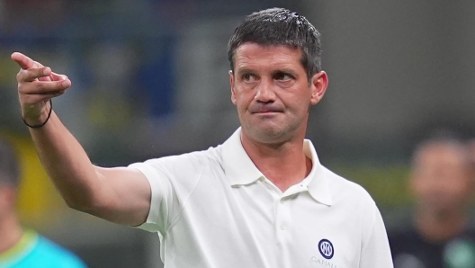 Ảnh bài viết Chivu có nên ở lại Inter?