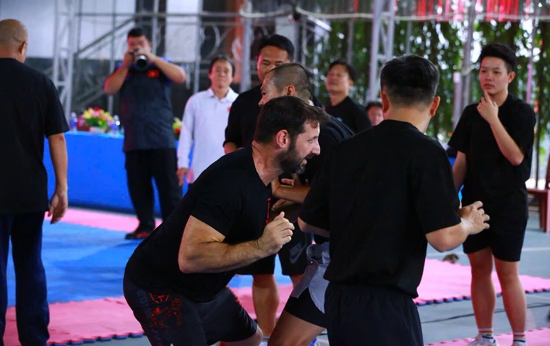Krav Maga chú trọng tính thực tiễn và khả năng ứng dụng ngay trong đời sống.