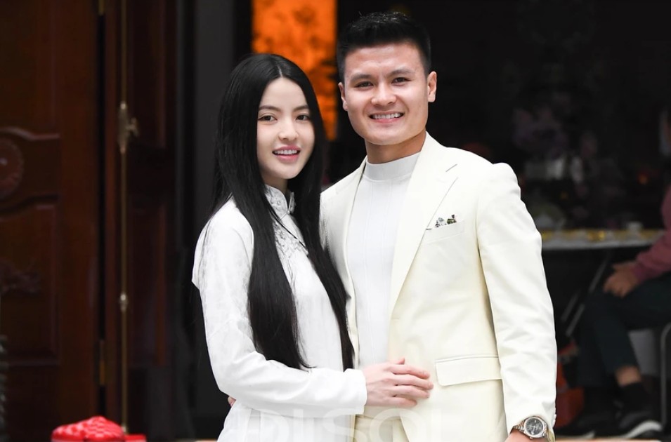 Ảnh bài viết Quang Hải hứa sưu tập trọn bộ iPhone 17 cho Chu Thanh Huyền