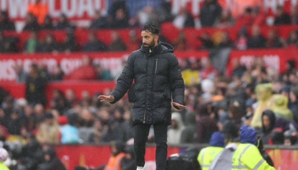 Quỷ đỏ của Amorim đưa NHM lên một chuyến tàu lượn cảm xúc.