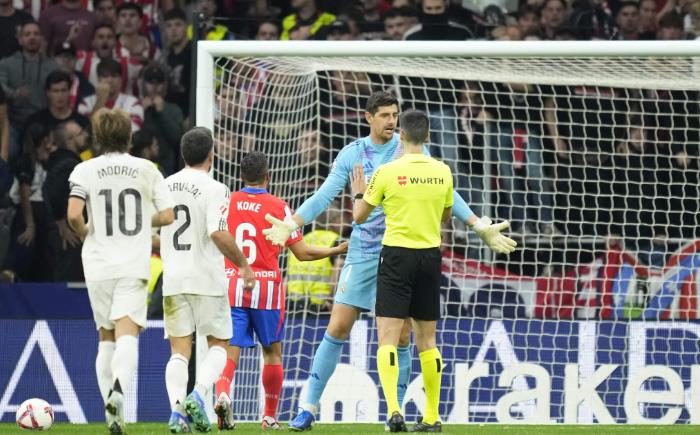 Courtois từng khoác áo Atletico.