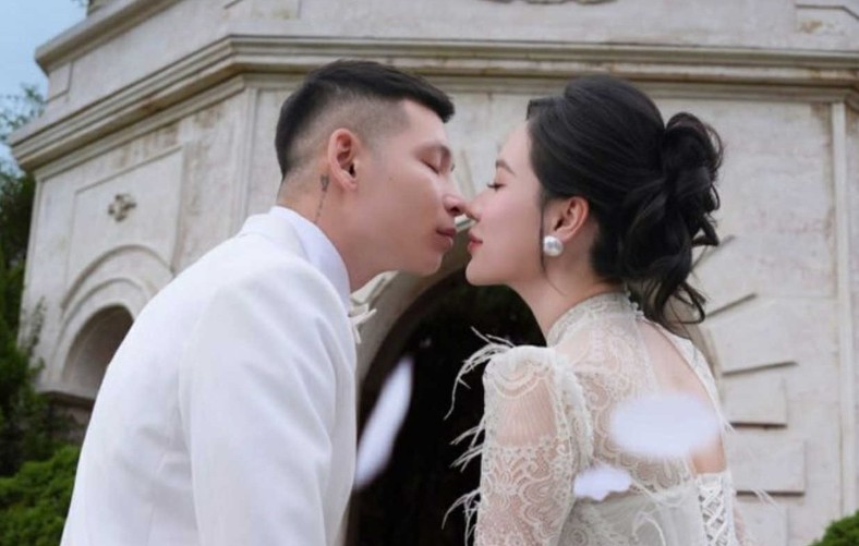 Trung vệ Liễu Quang Vinh lên xe hoa với 
