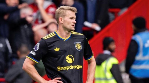 De Ligt bị chỉ trích vì màn trình diễn sau thất bại của MU trước Brentford.