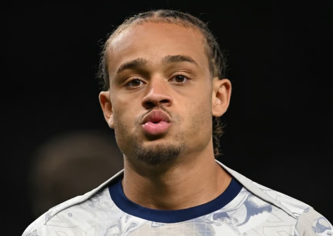 Simons gây thất vọng.