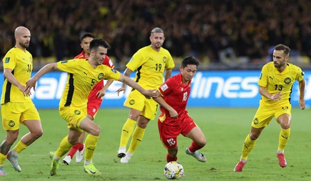Bê bối nhập tịch đang khiến bóng đá Malaysia đối mặt án phạt từ FIFA.