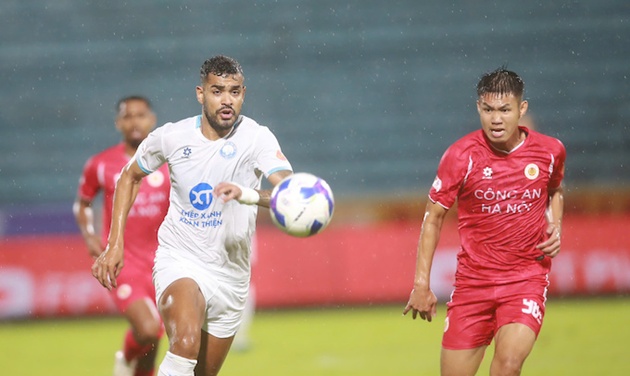 Ảnh bài viết CAHN đánh bại Nam Định, HLV Polking ca ngợi toàn đội