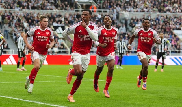 Ảnh bài viết Rice chạm mốc 10 kiến tạo, Arsenal vượt trội ở tình huống cố định