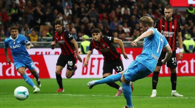 De Bruyne ghi bàn rút ngắn tỷ số cho Napoli.