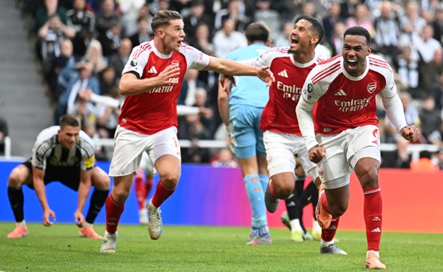 Arsenal vượt qua nghịch cảnh để đánh bại Newcastle United.
