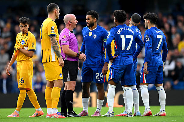 Đội hình Chelsea vẫn chưa sẵn sàng cho cuộc đua ngôi vương Ngoại hạng Anh.