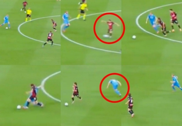 Khoảnh khắc Modric tranh chấp thắng De Bruyne và giành được bóng.