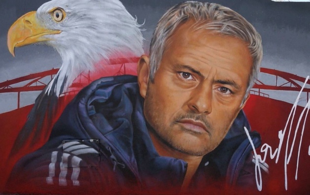 Ngày về không yên ả dành cho Mourinho.