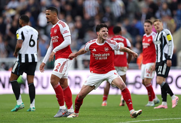 Ảnh bài viết Cuối cùng trông Arsenal cũng giống ứng cử viên vô địch