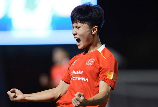 Quốc Cường tỏa sáng trong màu áo CA TP.HCM.