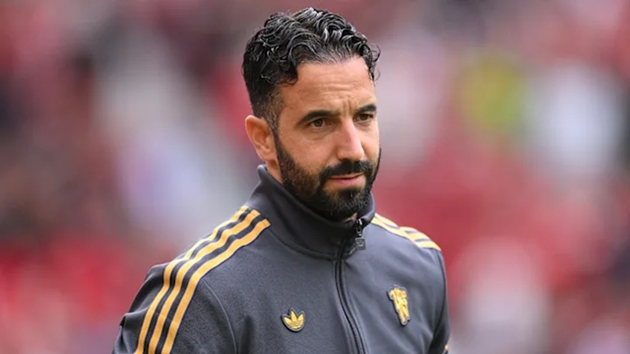 Ruben Amorim đang đối mặt với nhiều áp lực tại Man United.