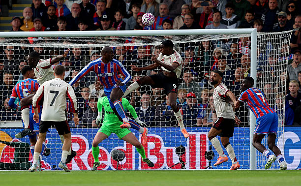 Nhiều cầu thủ thi đấu dưới sức.