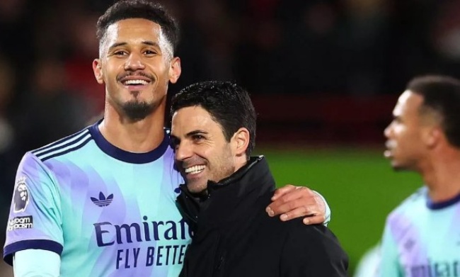 Saliba gia hạn với Arsenal.