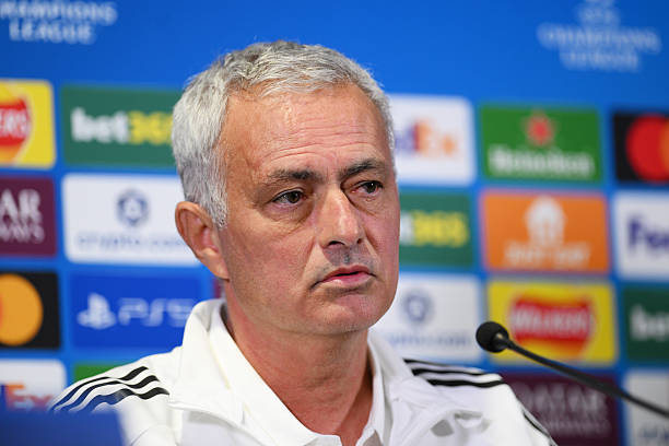 HLV Jose Mourinho có dịp tái ngộ Chelsea ở Champions League.