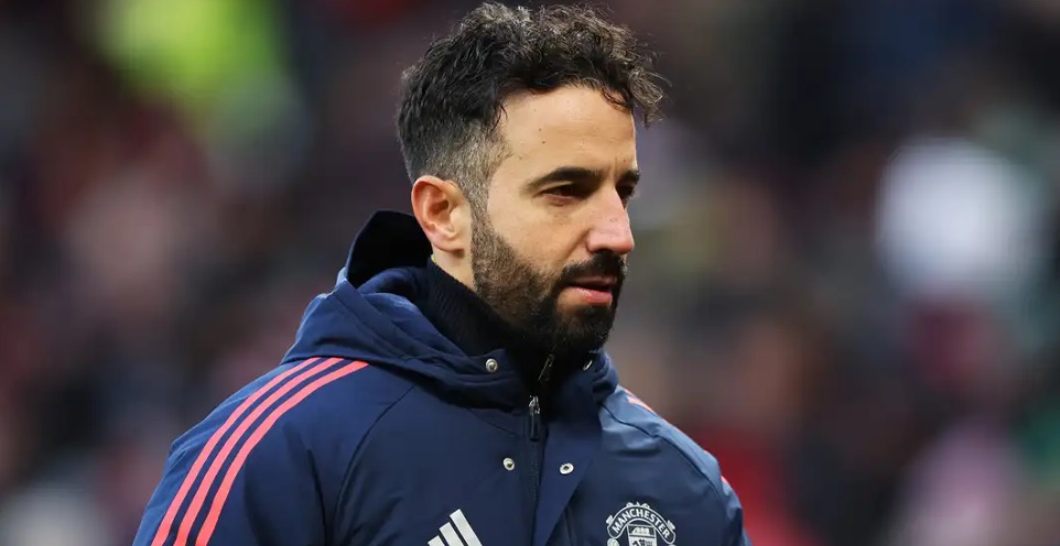 Ảnh bài viết Carragher thúc giục MU sa thải Amorim