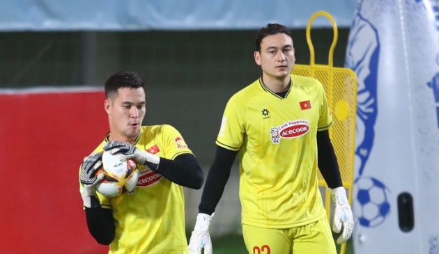 Tình cảnh trái ngược giữa Nguyễn Filip và Văn Lâm ở đợt tập trung này.