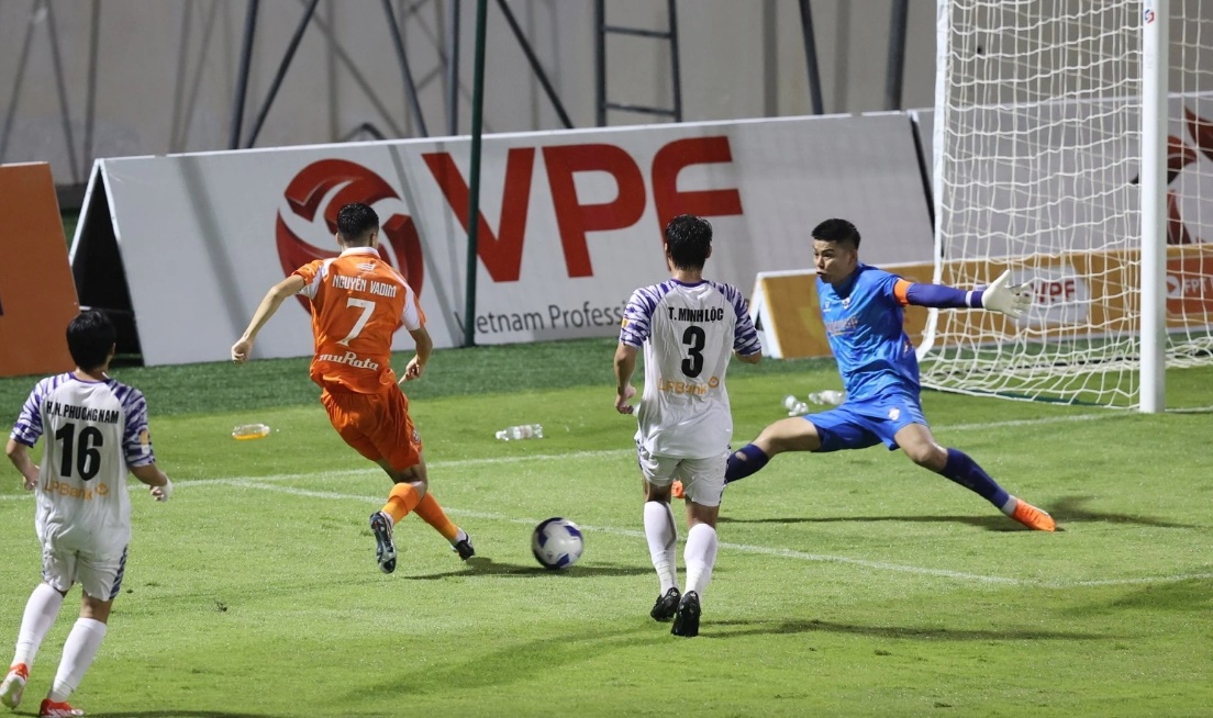 Vadim trong màu áo CLB Đà Nẵng.