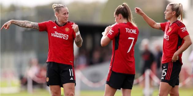 Đội nữ Quỷ đỏ đang gặp khó khăn về mặt lực lượng.