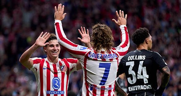 Bộ đôi Julian Alvarez và Antoine Griezmann tiếp tục tỏa sáng.