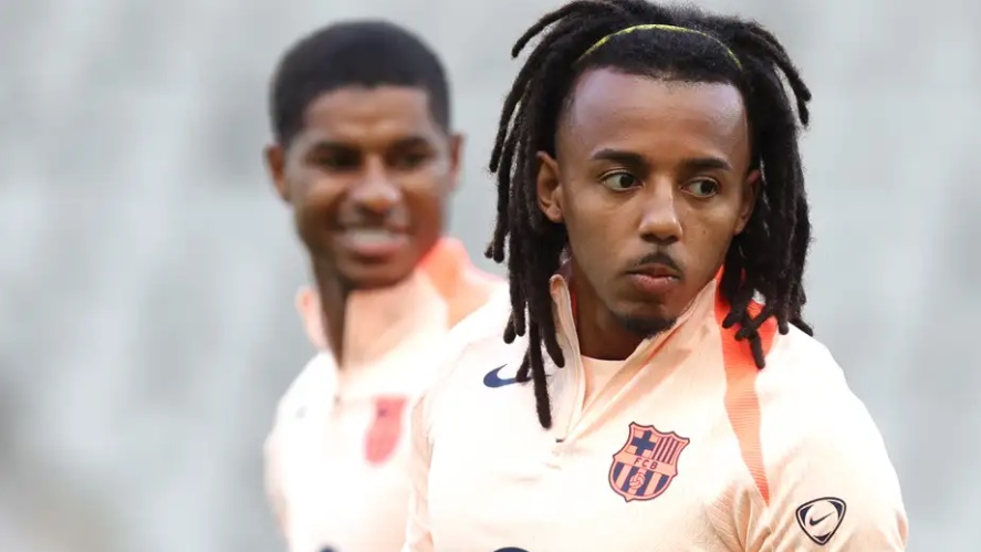 Kounde đã có những mối liên kết với Man City vào mùa hè.